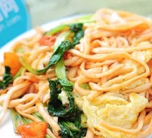 Tomato and Egg Fried Noodles