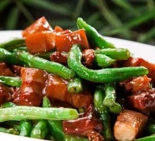Braised Pork with Dried Beans