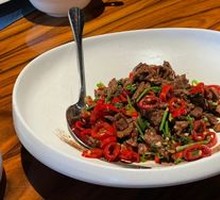 Stir-Fried Beef with Yellow Onion