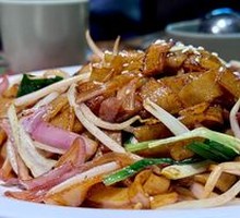 Dry-Fried Beef Rice Noodles