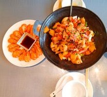 Zhangjiajie Preserved Meat Three-Down Pot
