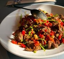 Xiangxi Stir-Fried Beef with Green Peppers