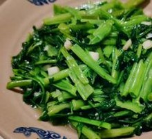 Stir-Fried Water Spinach with Garlic