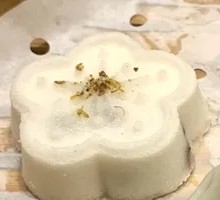 Liu Fang Plum Blossom Cake