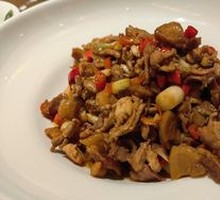 Stir-Fried Beef with Yellow Onion