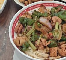 Sauce-Braised Pig Intestine Noodles