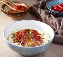 Classic Oil-Poured Noodles