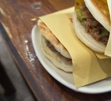 Freshly Roasted Meat in Flatbread