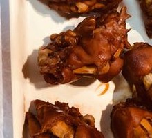 Braised Pork Trotters in Old Soup