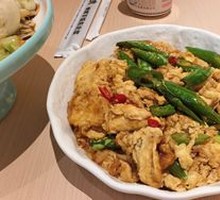 Stir-fried Eggs with Small Chilies