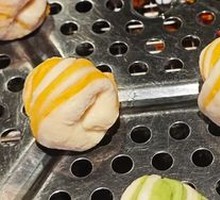 Three-color Flower Bun