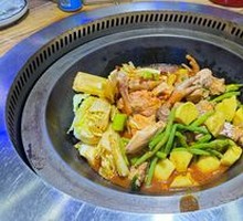 Stewed Pork Ribs in Iron Pot
