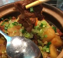 Braised Beef Brisket and Potato in Clay Pot