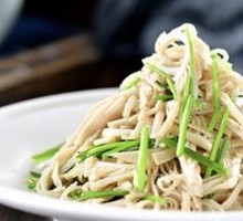 Stir-fried Scallion with Fish Balls