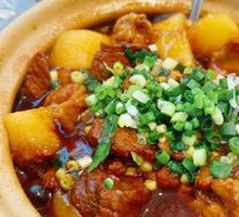 Potato and Beef Shank in Clay Pot