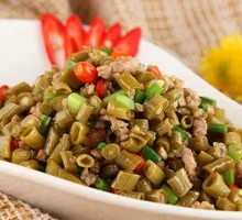 Minced Pork with Sour Cowpea
