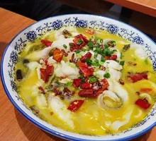 Oil-Poured Sour Cabbage Fish Noodles