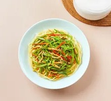 Braised Lentils with Shredded Pork Noodles