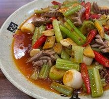 Sichuan-style Tripe with Pickled Chili