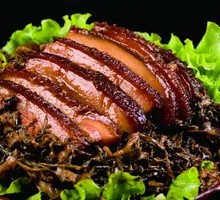 Steamed Meat with Preserved Mustard Greens