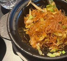 Seafood Noodle Pot with Cabbage