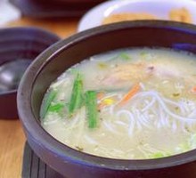 Signature Chicken Soup Rice Noodles