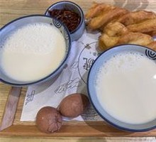 Freshly Ground Soy Milk