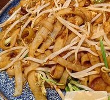 Stir-Fried Rice Noodles with Seafood