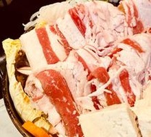 Torikura-cho Beef Sushi Hot Pot