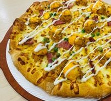 Golden Yolk Chicken Pizza