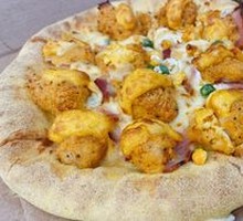 Golden Yolk Chicken Pizza