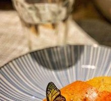 Signature Yellow Curry Stir-Fried Crab