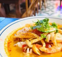 Fresh Shrimp Tom Yum Soup with Rice Noodles