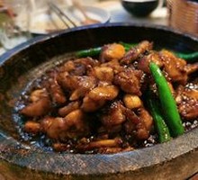 Stir-Fried Frog in Hot Pot with Sauce