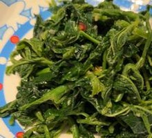 Cold-mixed mulberry leaf tips