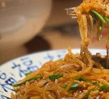 Fried Potato Shreds with Millet and Pork Crumbs