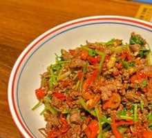 Stir-Fried Beef with Yellow Onion