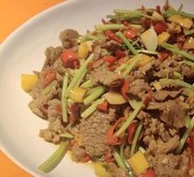 Stir-Fried Beef with Yellow Onion