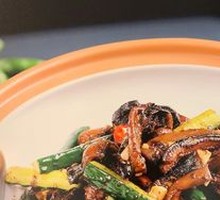 Braised Eel with Perilla and Cucumber