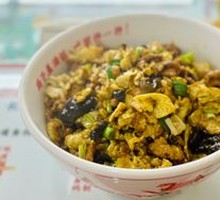 Farmhouse One-Bowl Delight with Sauce