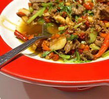 Stir-Fried Beef with Yellow Onion