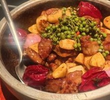 Spicy and Numbing Stone Pot Beef Cubes