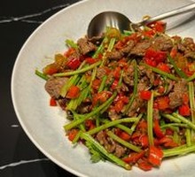 Stir-Fried Beef with Yellow Onion