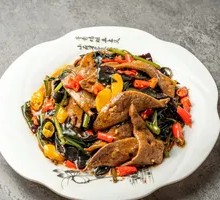 Blood皮菜 stir-fried with猪 liver