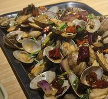 Spicy Stir-Fried Clams