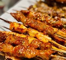 Charcoal-grilled street-style fatty and lean