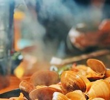 Seafood Steamed in One Pot