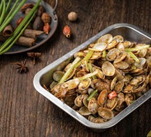 Spicy Stir-Fried Clams