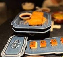 Five-Flavor Caviar Crispy Fish