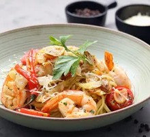 Garlic Shrimp Pasta in Olive Oil
